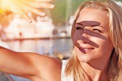 Ήλιος: Ποιοι κινδυνεύουν να παρουσιάσουν βλάβες στα μάτια