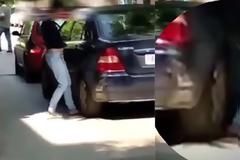 Βίντεο ντοκουμέντο από Θεσσαλονίκη: Κοπέλα βάζει το πόδι της σε ρόδες ΙΧ για να την πατήσουν και να αποσπά χρήματα