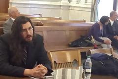 Απίστευτο: Γονείς κάνουν μήνυση στον 30χρονο γιο επειδή δεν φεύγει από το πατρικό