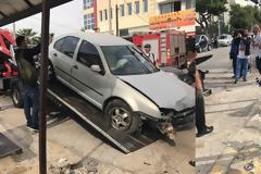 Τραγωδία στη Μεταμόρφωση: Αλβανός οδηγός έπεσε με το αυτοκίνητο του σε στάση λεωφορείου - Ένας νεκρός [Βίντεο-Εικόνες]