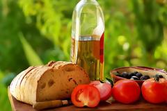 Η μεσογειακή διατροφή είναι... νεκρή