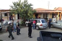 Θήβα: Ρομά επιτέθηκαν και τραυμάτισαν αστυνομικούς - Δείτε την καταγγελία!