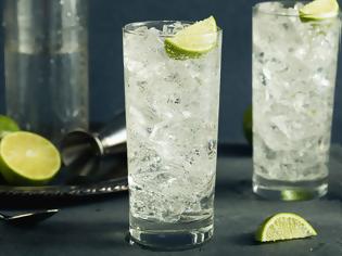 Φωτογραφία για Γυναίκα 100 ετών υποστηρίζει ότι το gin tonic είναι το μυστικό της μακροζωίας της