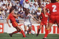 Το διαιτητικό χειρουργείο που υπέστη η Σοβιετική Ένωση στο Μουντιάλ του Μεξικού το 1986 [ video ]