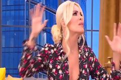 Έξαλλη η Καινούργιου με σχόλιο σε φωτό της με μαγιό: 