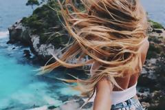 Λαμπερά μαλλιά με.. μπύρα: 2 συνταγές που θα αγαπήσεις