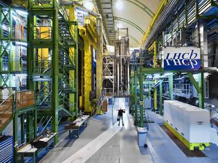 Φωτογραφία για CERN: Πόσο μπορεί να ζήσει ένα διπλά γοητευτικό βαρυόνιο;