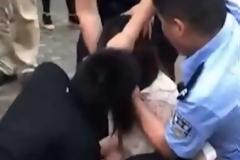 Ζευγάρι καυγάδιζε στον δρόμο αλλά κανείς δεν φαντάστηκε τι θα επακολουθήσει...