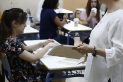 Στην απεργία της ΑΔΕΔΥ μετέχει η ΟΛΜΕ, μέσα στις ενδοσχολικές εξετάσεις