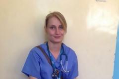 Στα 13 της άρχισε το ποτό, στα 14 παράτησε το σχολείο, τώρα είναι γιατρός