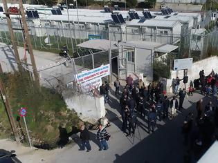 Φωτογραφία για Χάος στη Μυτιλήνη - Αιματηρή έξοδος προσφύγων από τη Μόρια