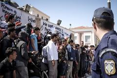 Έκρυθμη η κατάσταση - Οι Κούρδοι εγκατέλειψαν τον καταυλισμό της Μόριας μετά τα επεισόδια με Άραβες ισλαμιστές