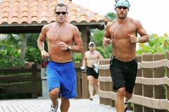 Πώς μόνο με τρέξιμο θα φτιάξεις κοιλιά-πλάκα σε 30 μέρες