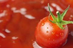 Ωμή vs μαγειρεμένη ντομάτα: Πώς να την προτιμάτε και γιατί