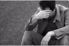 Τραγωδία στην Πάτρα: Ανεργος με 4 παιδιά ξεψύχησε μόλις πήρε από την τράπεζα το κατασχετήριο του σπιτιού του