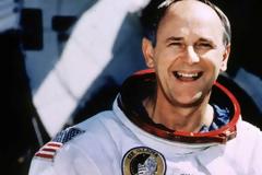 Πέθανε ο 4ος άνθρωπος που πάτησε το πόδι του στο φεγγάρι