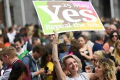 Η Ιρλανδία είπε «ναι» στις αμβλώσεις