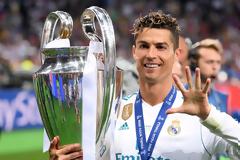 Ρονάλντο: Τα... «χρυσά» πόδια του απόλυτου κυρίαρχου των γηπέδων