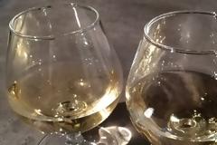 Γαλλία: Σε δημοπρασία «κίτρινο κρασί» από το 1774