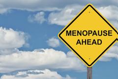 Πώς θα αποφύγετε την απώλεια ύψους μετά την εμμηνόπαυση