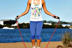 4 Ασκήσεις με σχοινάκι για κάψιμο λίπους