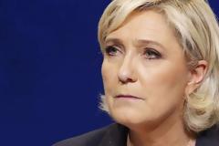 Η ΜΑΡΙΝ ΛΕΠΕΝ ΚΑΤΑΓΓΕΛΛΕΙ....ΠΡΑΞΙΚΟΠΗΜΑ ΤΗΣ Ε.Ε. ΣΤΗΝ ΙΤΑΛΙΑ