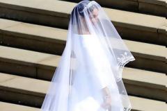 Σάλος στο Παλάτι! Τι συνέβη με τη Meghan Markle και το νυφικό της;