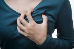 Διαφορετικά τα συμπτώματα του εμφράγματος στις γυναίκες