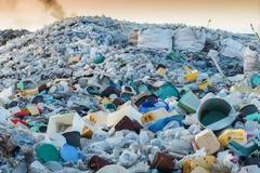 Πλαστικά τέλος: Ξεχάστε καλαμάκια, μαχαιροπήρουνα, πιάτα, μπατονέτες και μπουκάλια μιας χρήσης