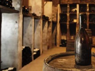 Φωτογραφία για Τιμή-ρεκόρ για ένα μπουκάλι κρασί -Εφτασε τα 103.700 ευρώ