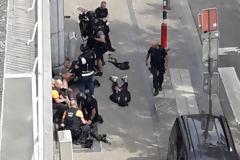 Αυτός είναι ο δράστης του μακελειού στη Λιέγη - Αφόπλισε τις αστυνομικούς με μαχαίρι τους πήρε το όπλο και τις εκτέλεσε! [protos+video]