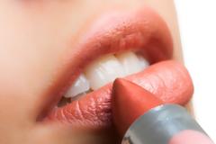 Το ήξερες ότι το κραγιόν μπορεί να σου σώσει τη ζωή;