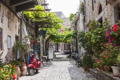 Το ελληνικό χωριό που θυμίζει κάτι από Ιταλία