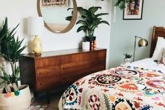 Δεν είσαι πρωινός τύπος; Βάλε φυτά στο περβάζι του υπνοδωματίου σου