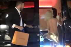 Ελληνίδα σ...ξο-βόμβα μπαίνει χωρίς εσώρουχο σε αυτό το βανάκι - Δεν φαντάζεστε τη συνέχεια