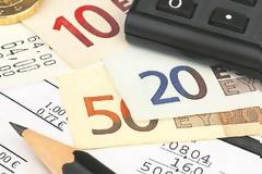 ΕΦΚΑ: Αγώνας δρόμου για τους μη μισθωτούς να ρυθμίσουν τις οφειλές τους