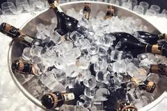 Ακροδεξιοί έστησαν μεγάλο… φαγοπότι στο Ευρωκοινοβούλιο