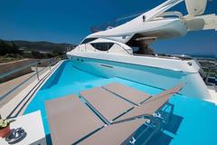 Λευκάδα: Έβαλε το γιοτ του στην πισίνα και το νοικιάζει σε τουρίστες