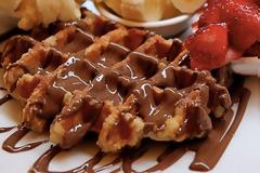 Πως να φτιάξεις βάφλες χωρίς βαφλιέρα!!