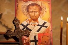 Δεν χρειάζεται στην προσευχή να λέμε λόγια ατελείωτα. Φτάνουν τα λίγα και απλά!