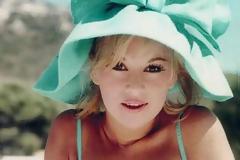 Η πλαστική που άλλαξε την ζωή της Αλίκης Βουγιουκλάκη - Απίστευτη αποκάλυψη μετά από 20 χρόνια!