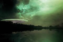 Μοιάζει η εξωγήινη γλώσσα με την ανθρώπινη; Νόαμ Τσόμσκι και άλλοι γλωσσολόγοι απαντούν