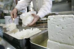 Γιατί η ελληνική φέτα αποτελεί εμπόδιο για το Brexit