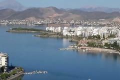 Επεμβάσεις και ειδικές κατασκευές στο κρηπίδωμα στην παραλία Χαλκίδας