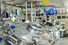 ΕΛΣΤΑΤ: “Βουτιά” έως 5,1% τον Απρίλιο στις τιμές των φαρμάκων που παράγονται στην Ελλάδα