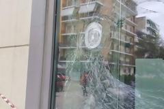 Βόνιτσα: Η κάμερα «έδωσε» στην αστυνομία 45χρονο που έσπασε τζαμαρία τράπεζας