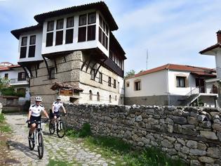 Φωτογραφία για Βίντεο με τους ποδηλάτες - αστυνομικούς στην Καστοριά