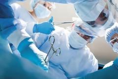 6 μήνες φυλάκιση με αναστολή σε γιατρό που εγχείρησε χωρίς λόγο ασθενή