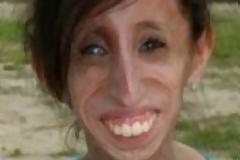 Αυτή η γυναίκα πρέπει να τρώει κάθε 15 λεπτά... [photos]