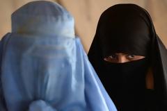 Η Δανία απαγορεύει την μπούρκα και το νικάμπ